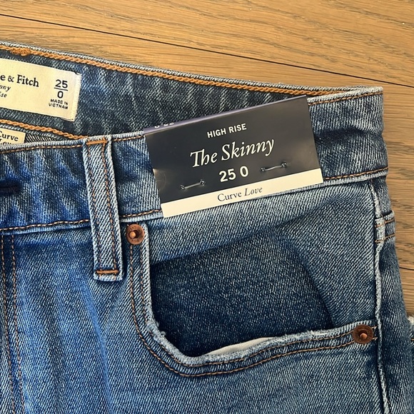 NEW Abercrombie & Fitch Curve Love Skinny Jeans - Picture 3 of 7